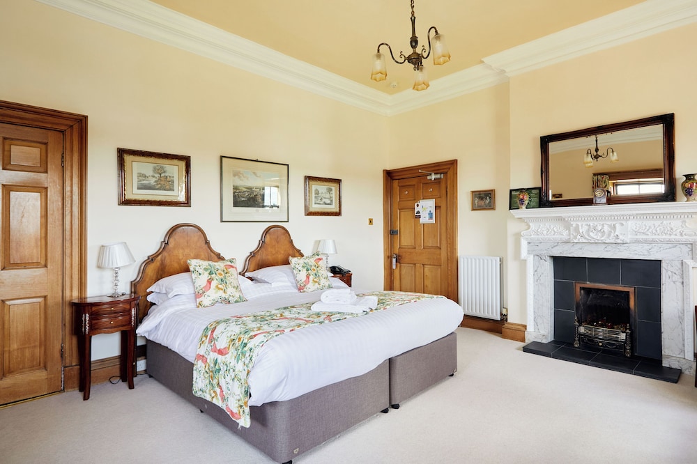 Double or Twin Room, River View (Principal) photo 3