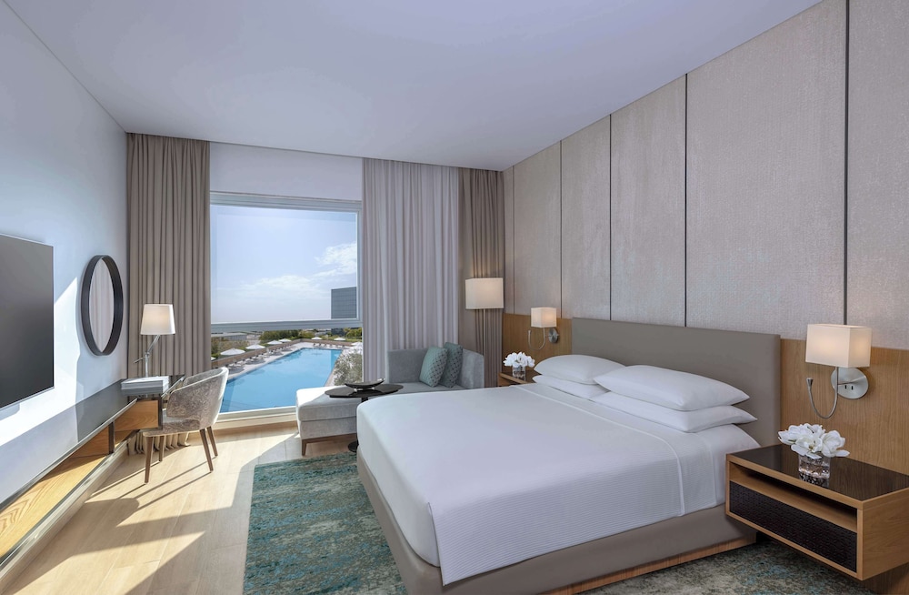 Room, 1 King Bed (High Floor) - Photo 1