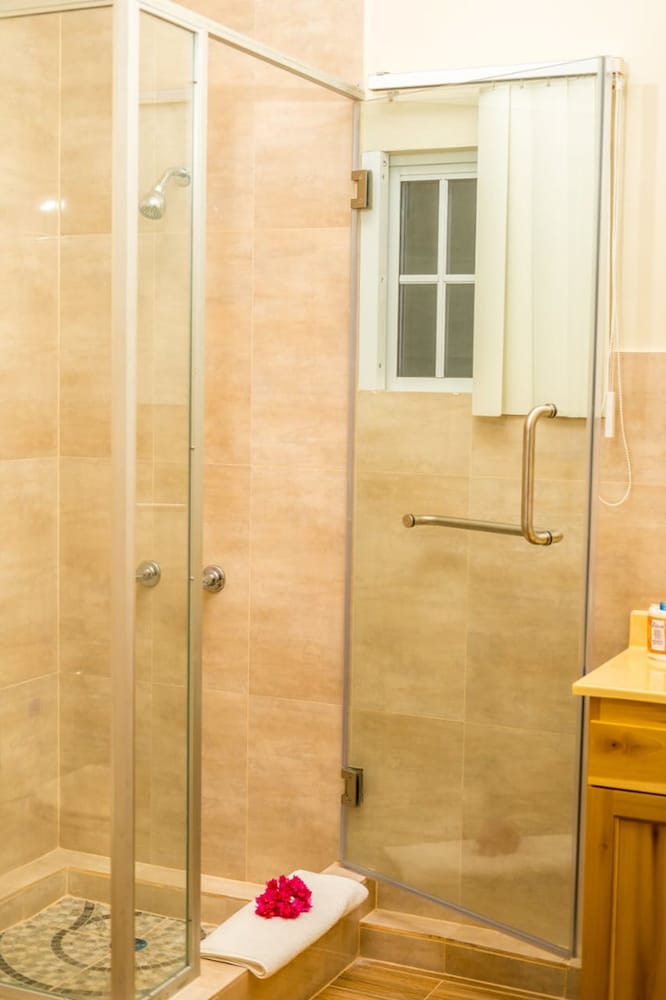 Premium Triple Room, Multiple Beds, Garden View photo 2