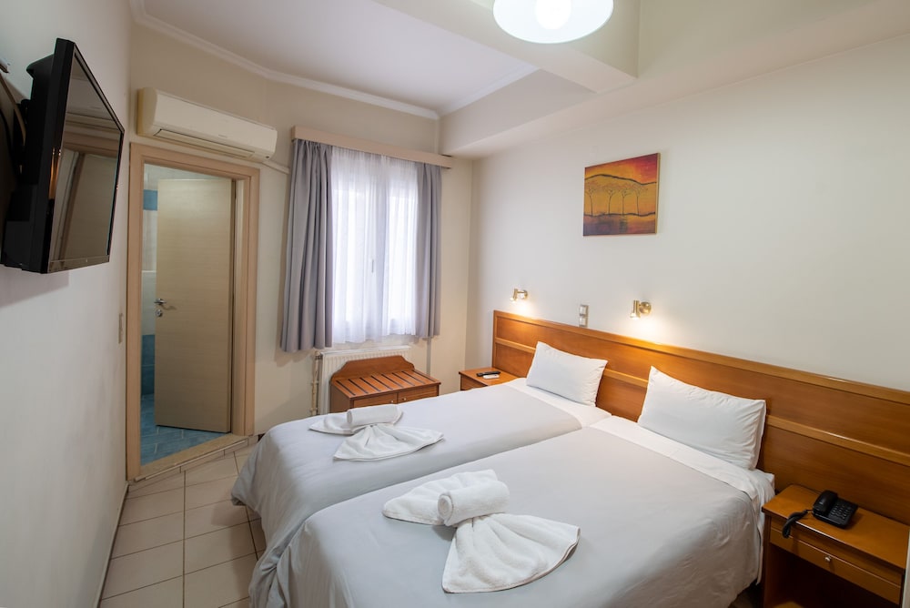 Economy Double Room photo 2