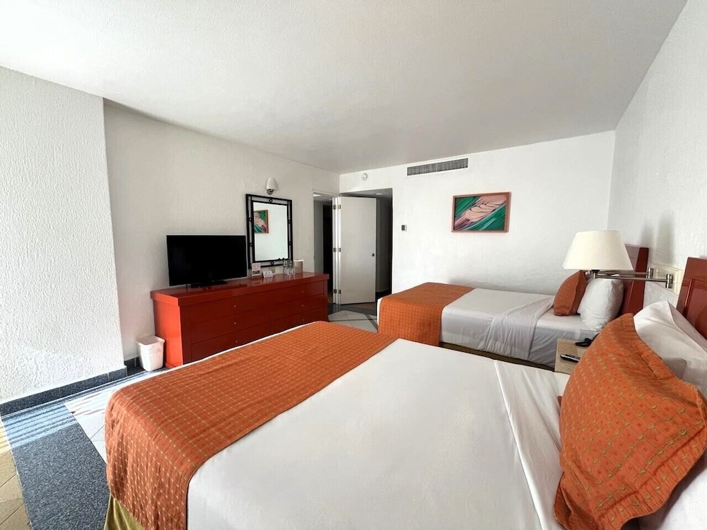 Family Suite - Photo 1