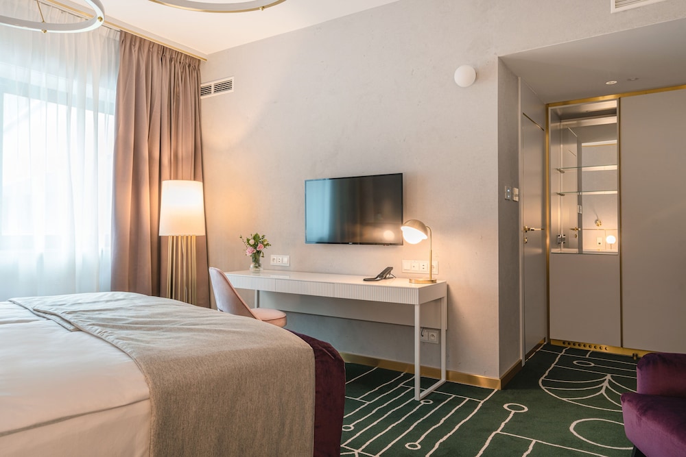Grand Room photo 1