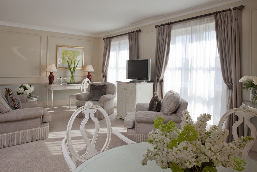 Suite, 1 Bedroom (Garden Wing, Lane View)