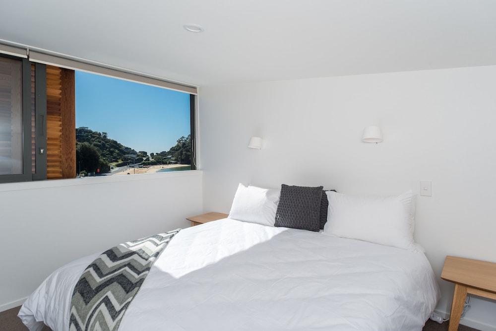 Apartment, 2 Bedrooms, Partial Sea View photo 2