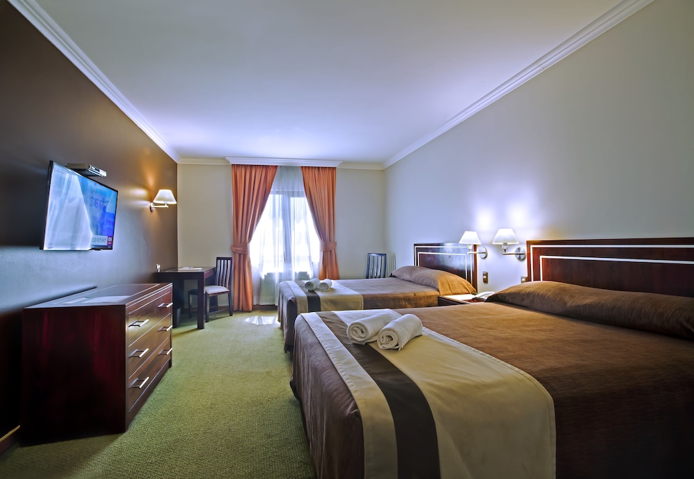 Standard Twin Room - Photo 1