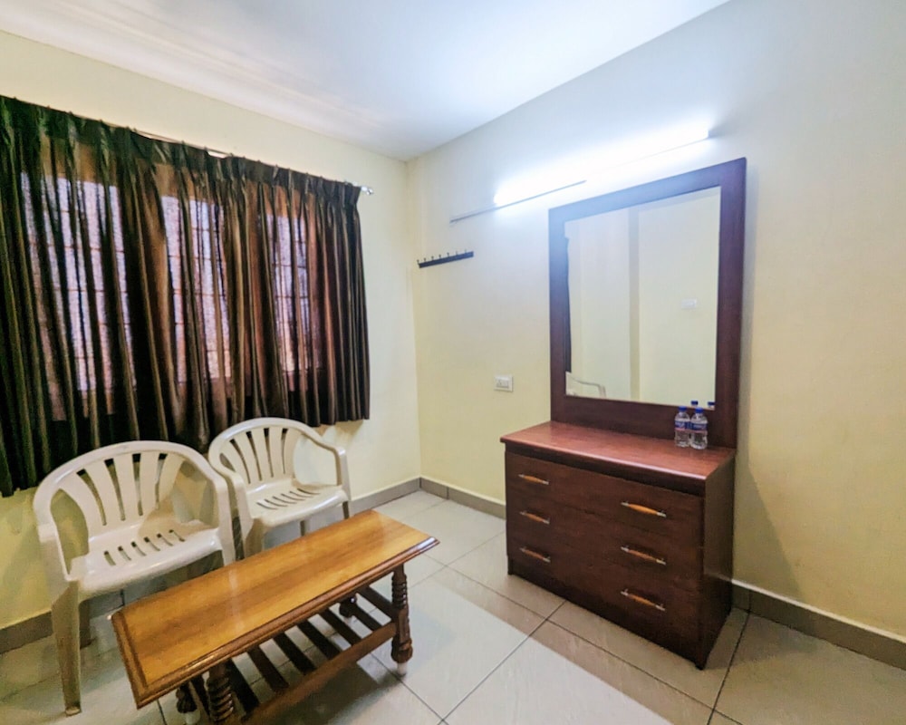 Standard Double Room - Photo 11