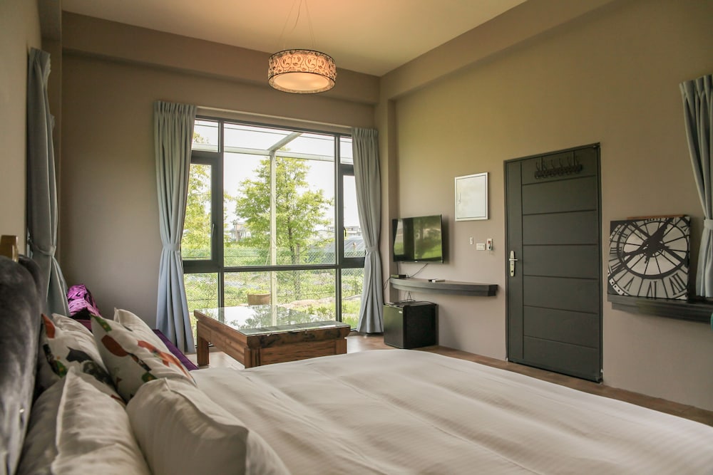 Deluxe Double Room, 1 Queen Bed photo 2