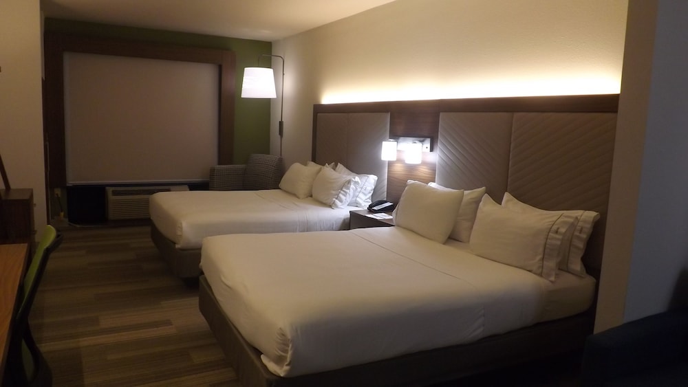 Suite, 1 King Bed, Jetted Tub (Whirlpool) - Photo 2