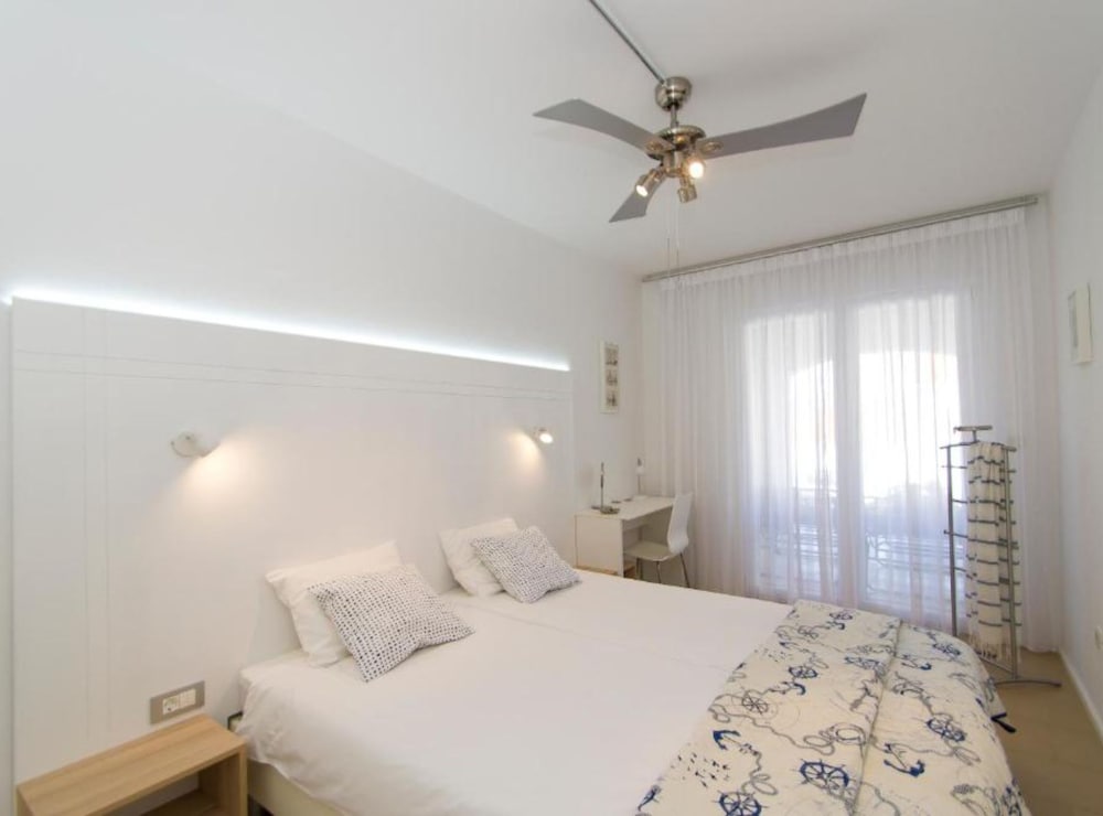 Apartment (Apartments Villa Olea - Apartment wit) photo 1