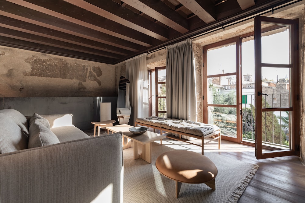 Suite (Nobis)