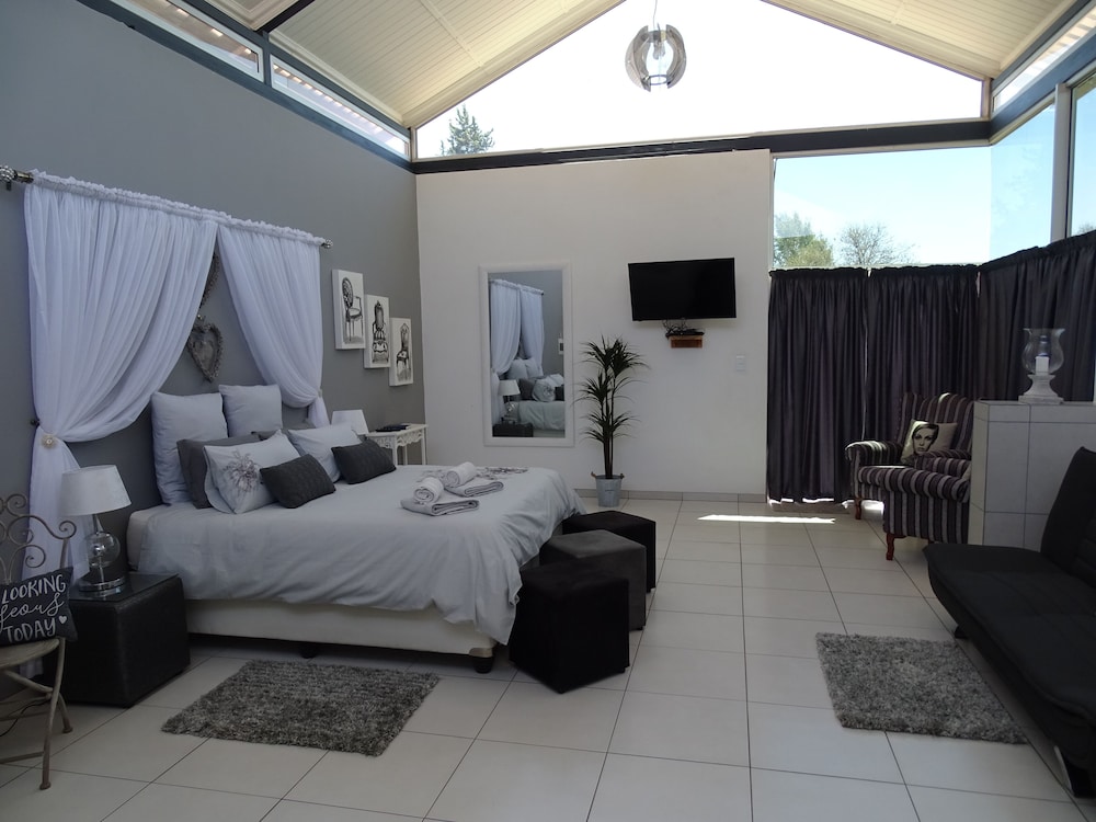 Honeymoon Suite, 1 Bedroom, Garden View photo 1