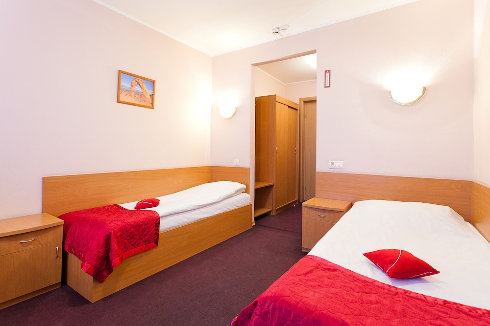 Standard Room, 2 Twin Beds photo 3