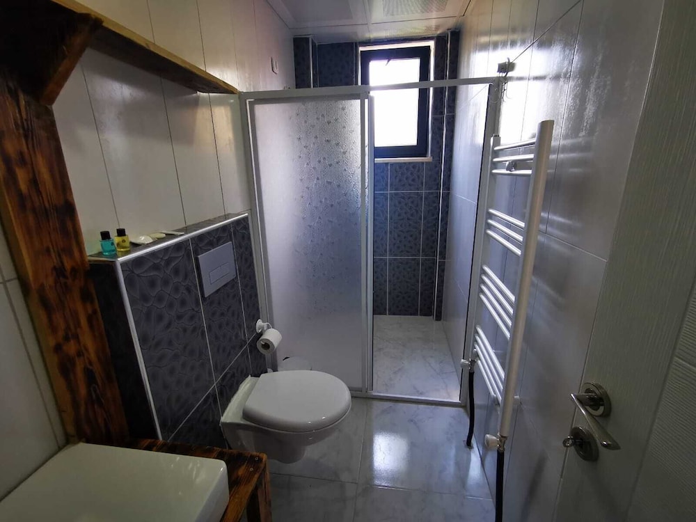 Economy Double or Twin Room photo 3