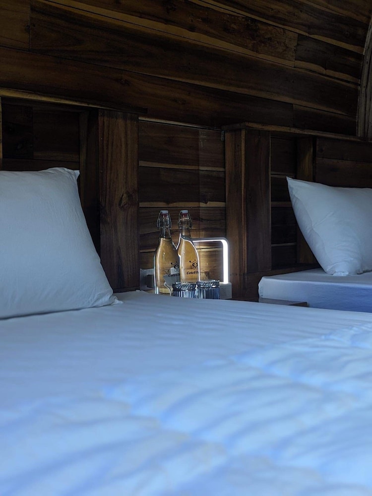 Family Quadruple Room, Beach View photo 3