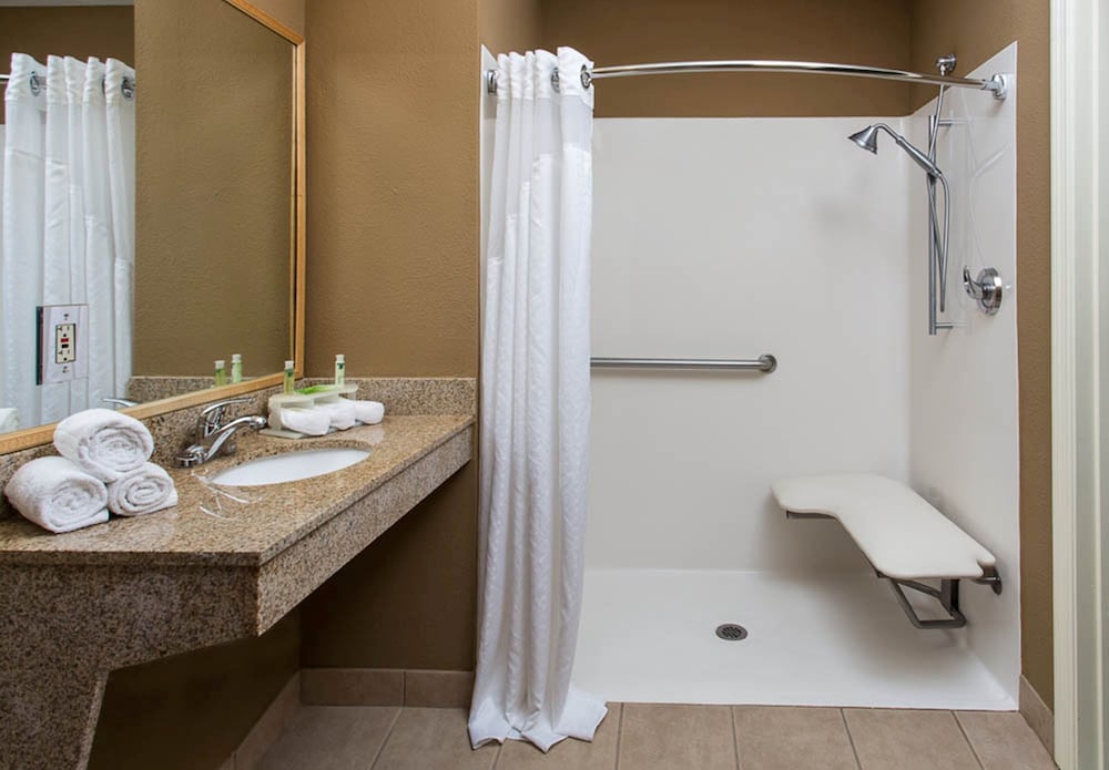 Standard Room, 1 King Bed, Accessible (Communications) - Photo 2