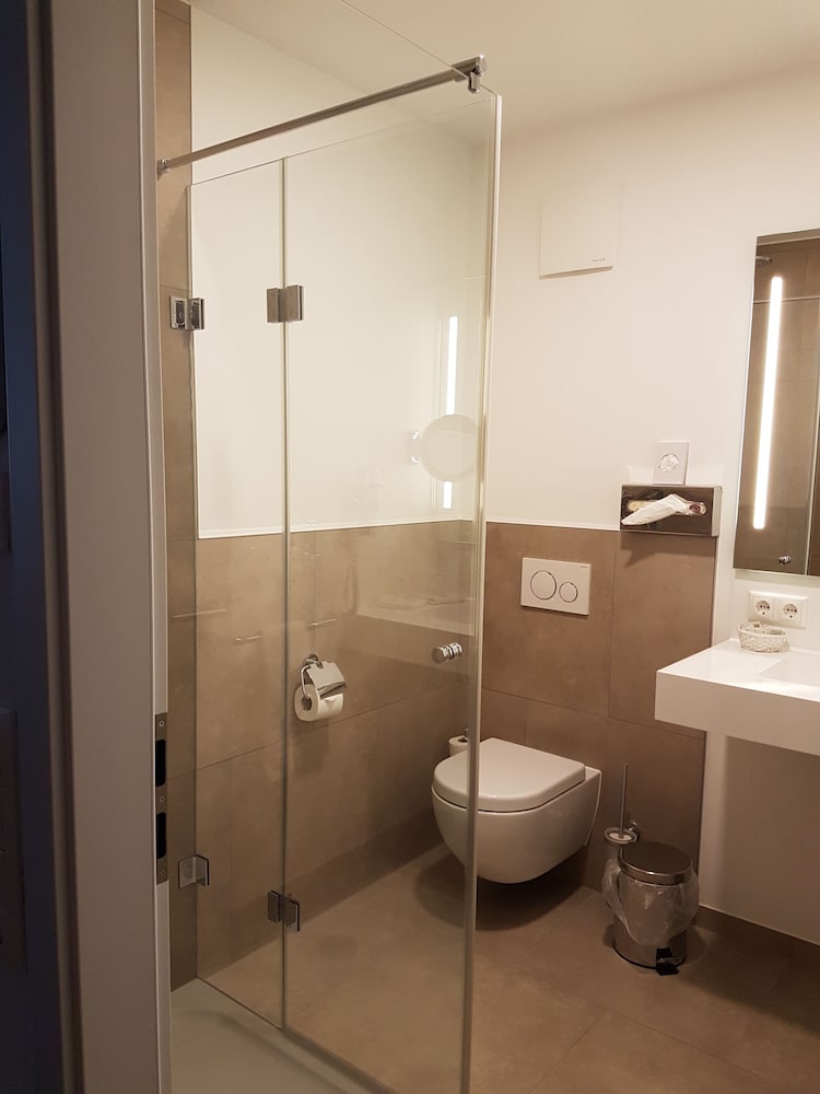 Comfort Triple Room, 1 King Bed with Sofa bed, Non Smoking photo 3