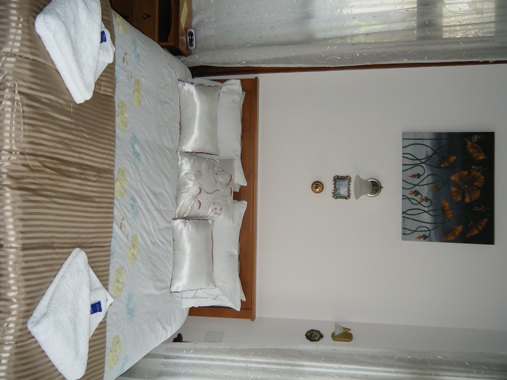 Everett Room photo 2
