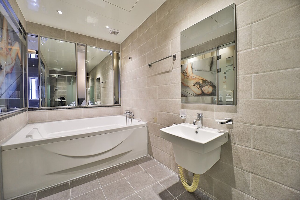 Standard Room, 1 Double Bed - Photo 3