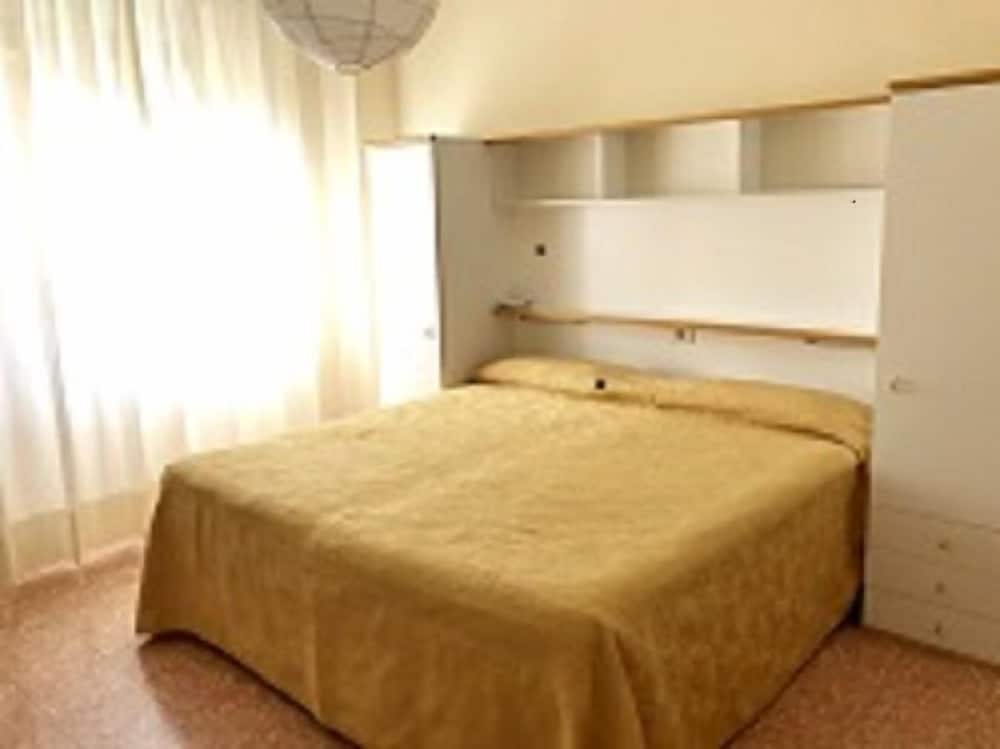 Basic Double Room photo 1