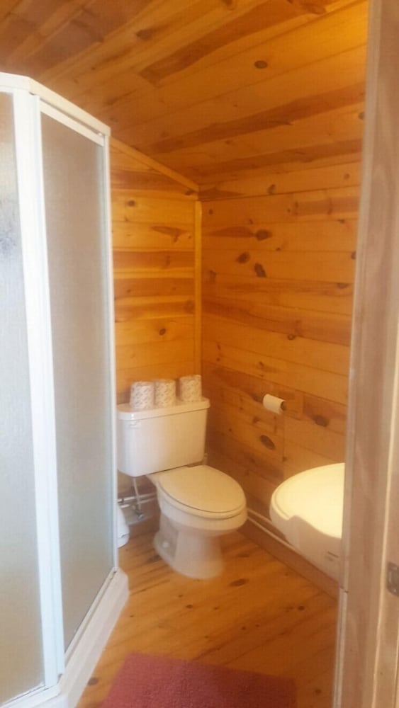 Economy Cabin, Private Bathroom (Cabin 9) photo 2