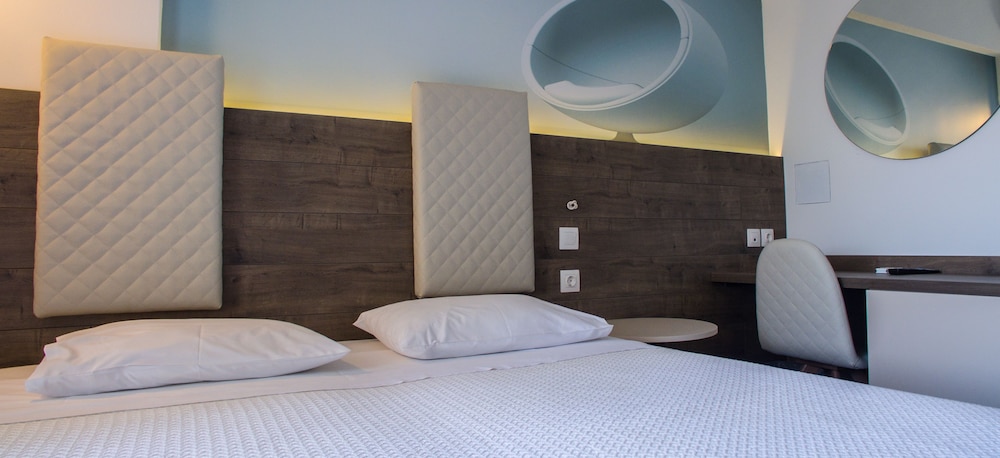 Classic Double or Twin Room - Photo 3