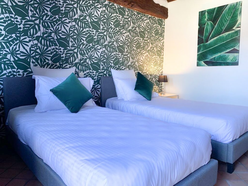 Twin Room - Photo 1