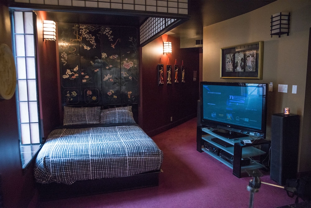 Standard Suite, 1 Queen Bed photo 2