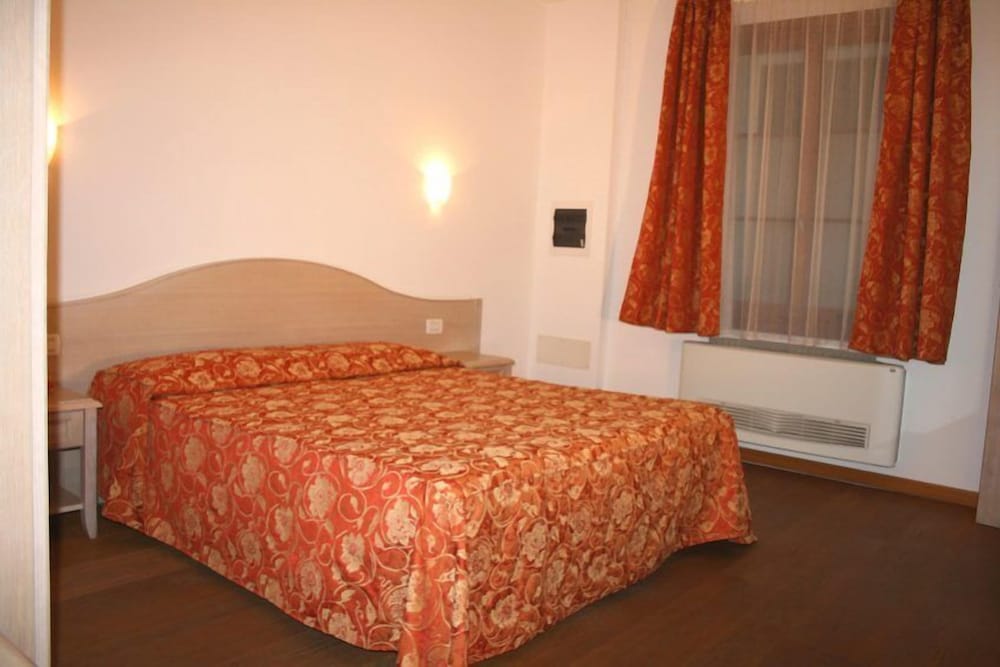 Double Or Twin Room photo 3