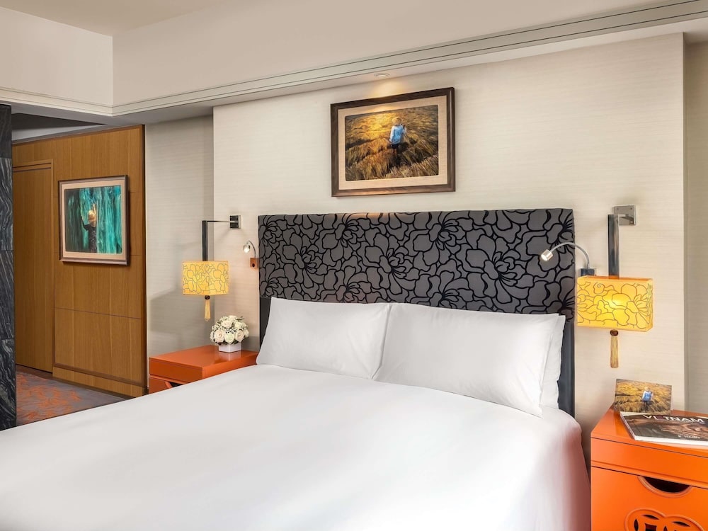 Junior Suite, 1 King Bed, City View