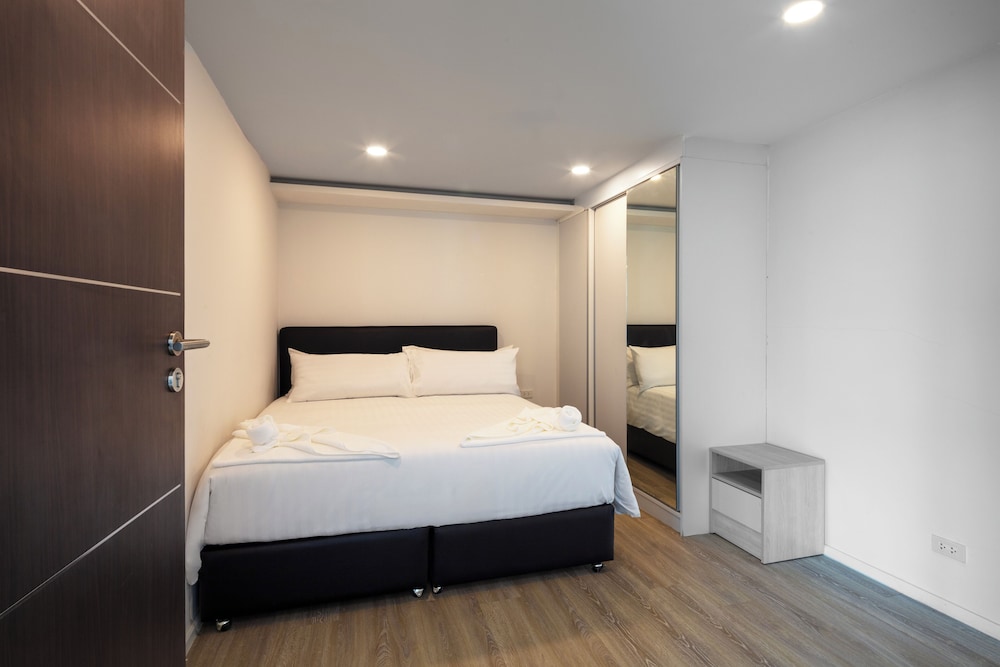 Family Two Bed Room Suite - Photo 8