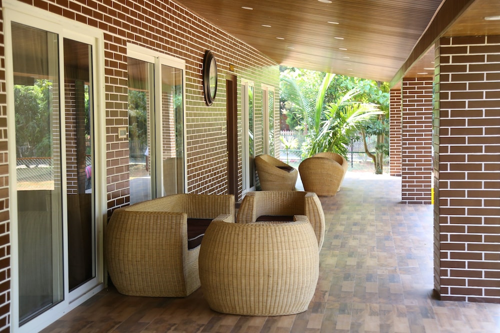Royal Villa photo 3