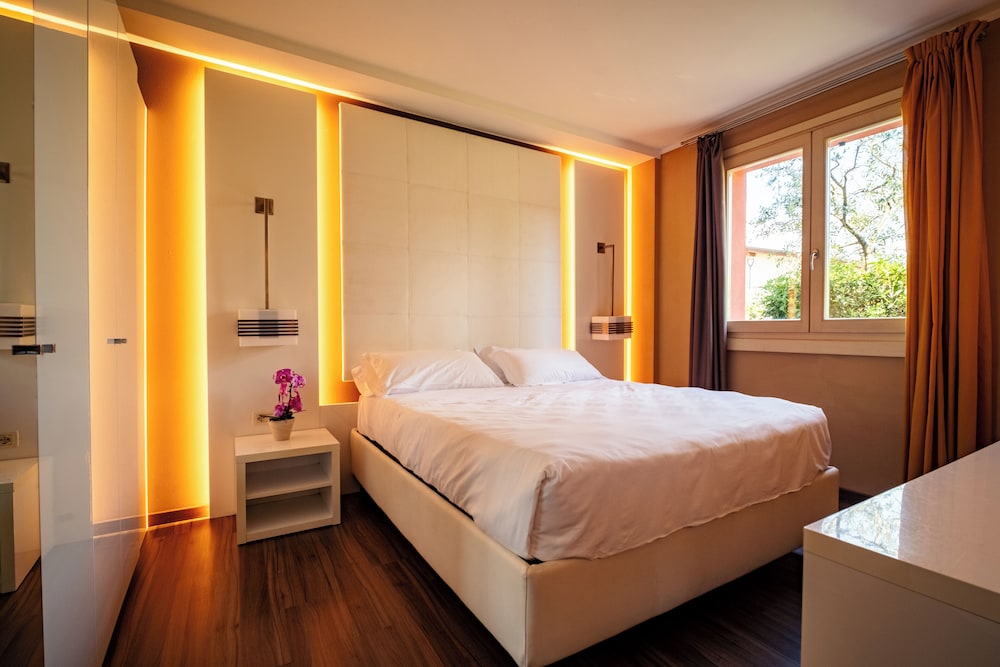 Comfort Two-Room Apartment with Spa Access photo 1