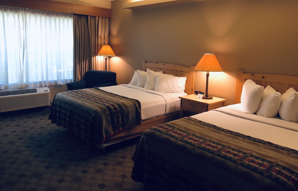 Deluxe Room, 2 Queen Beds - Photo 2
