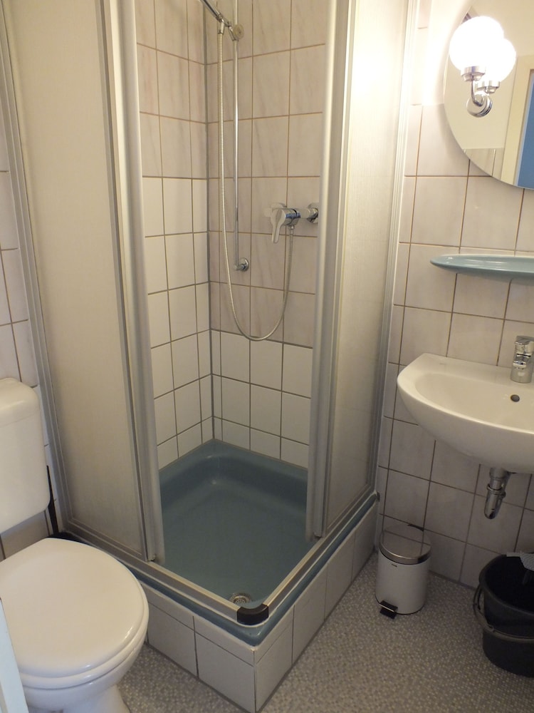 Quadruple Room, Women Only photo 3