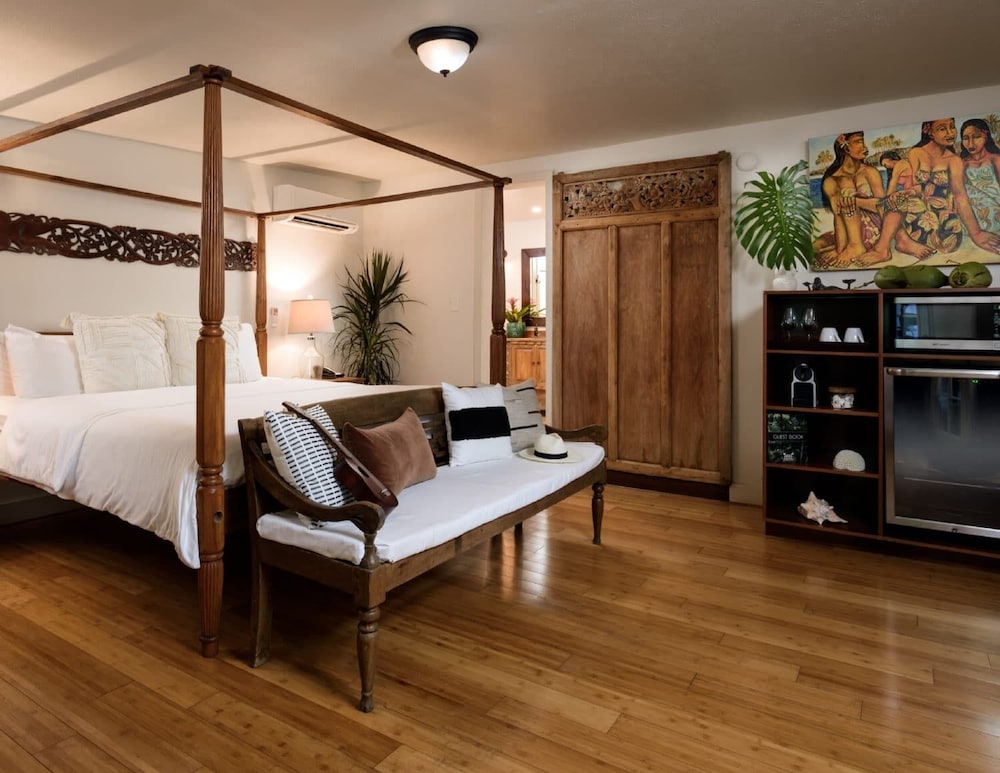 1 King Garden Suite photo 2