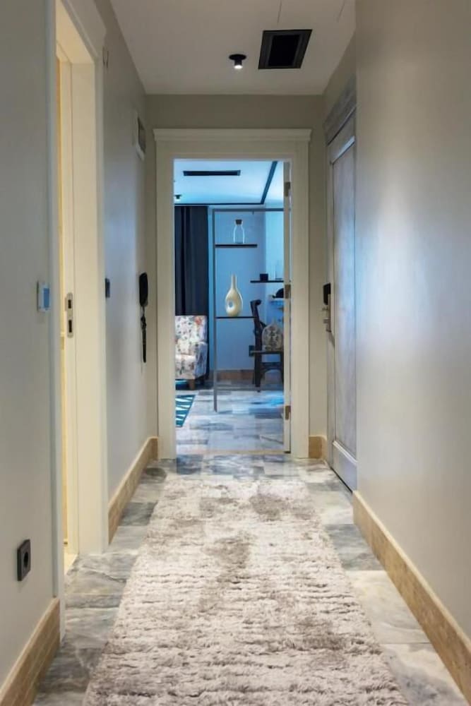 Deluxe Suite photo 1
