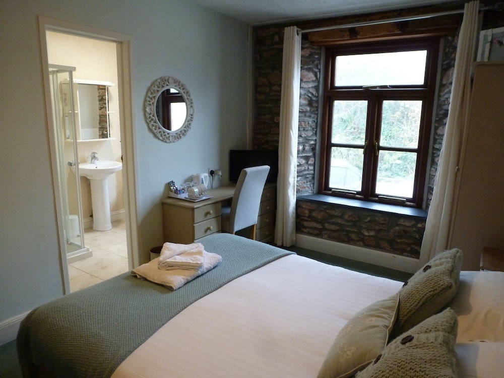 Triple Room, Ensuite (Rooms 4, + 5 ) photo 2