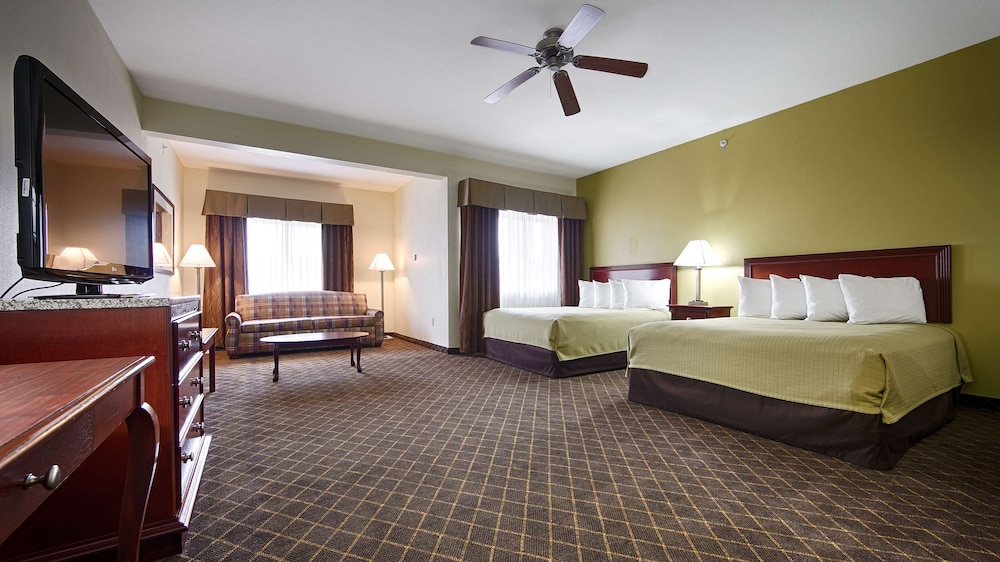 Standard Room, 2 Queen Beds, Non Smoking, Refrigerator & Microwave (with Single Sofabed;Larger Room) photo 1