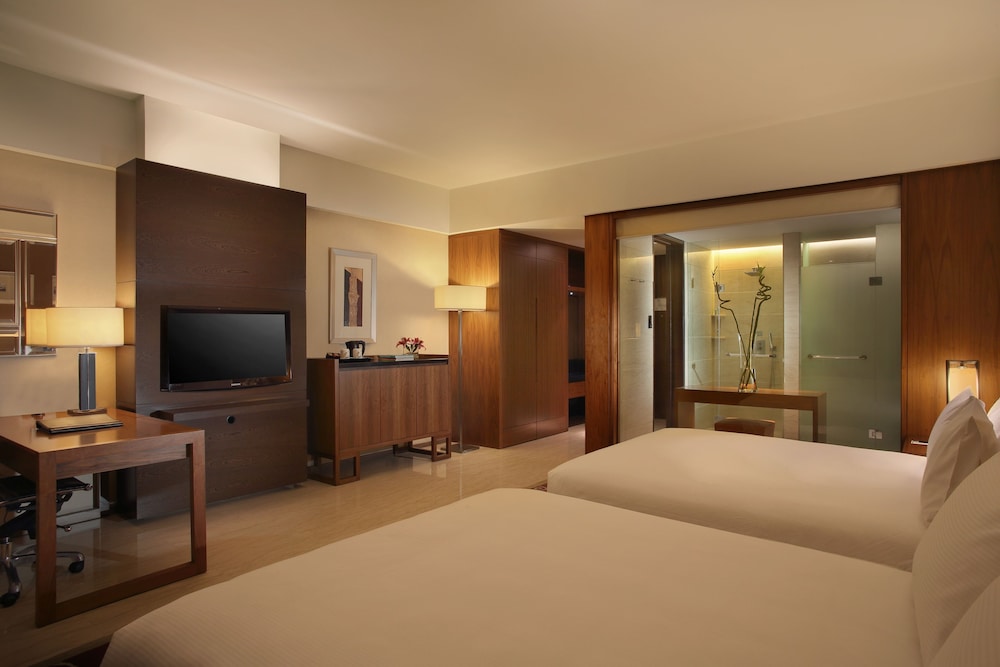 Queen Hilton, Classic Room, 2 Queen Beds - Photo 3