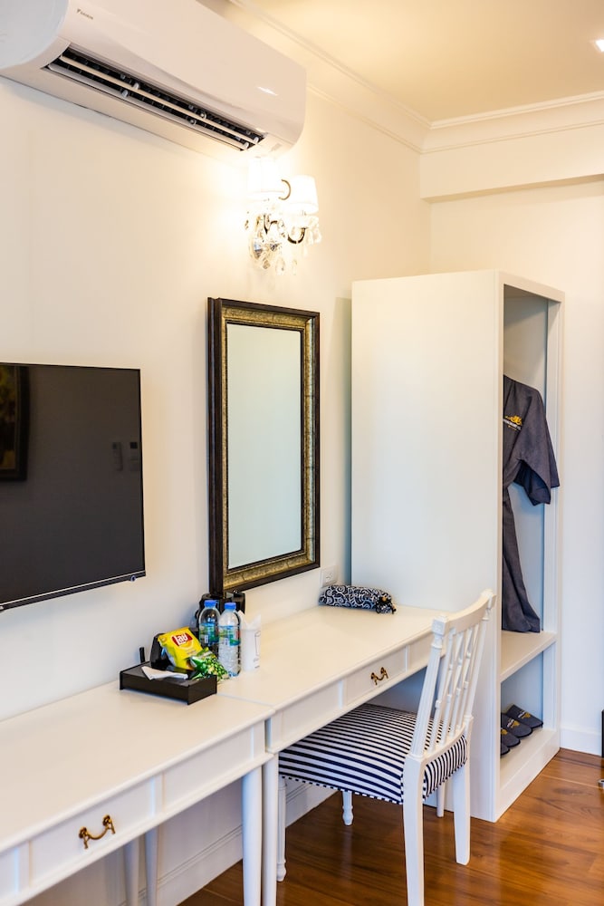 Deluxe Twin Room, 2 Twin Beds, Ensuite - Photo 7