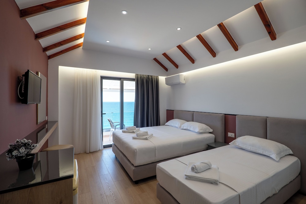Double or Twin Sea View