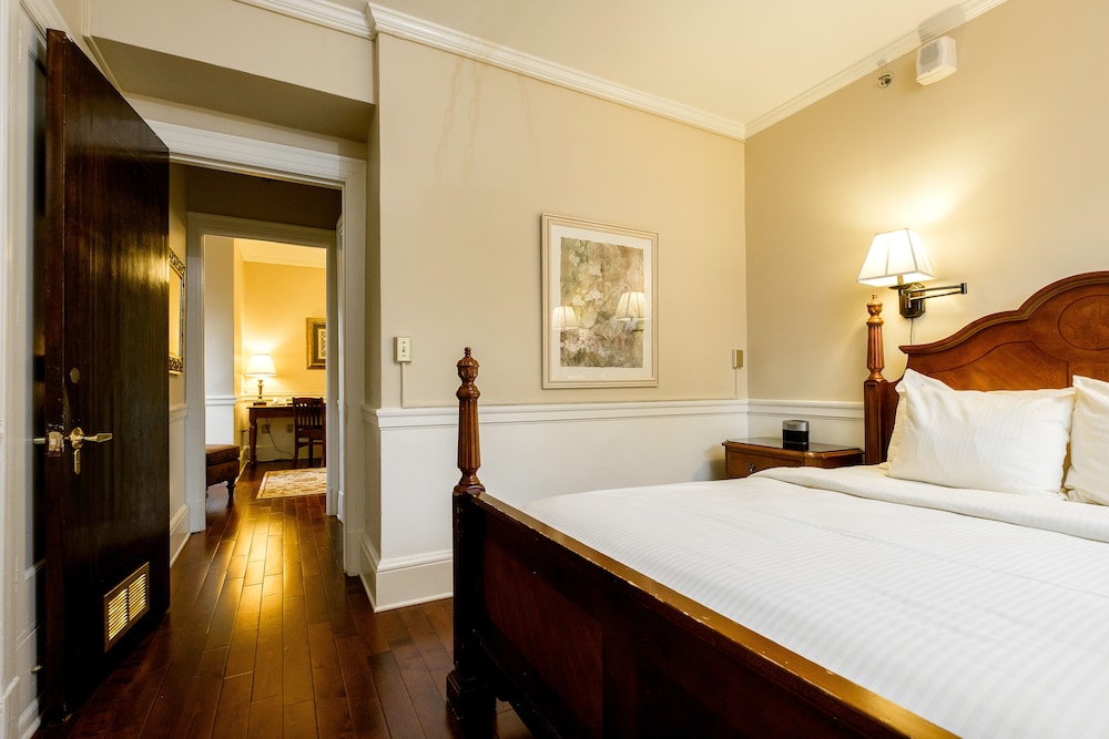Room, Balcony, Pool View - Photo 6