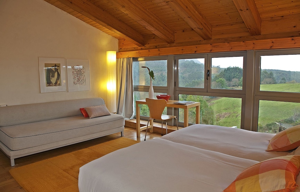 Superior Double or Twin Room photo 3