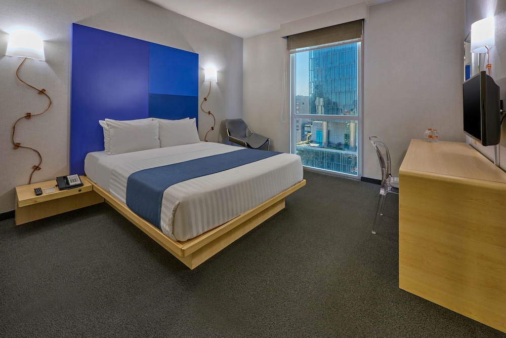 Junior Suite, 1 Queen Bed with Sofa bed - Photo 10