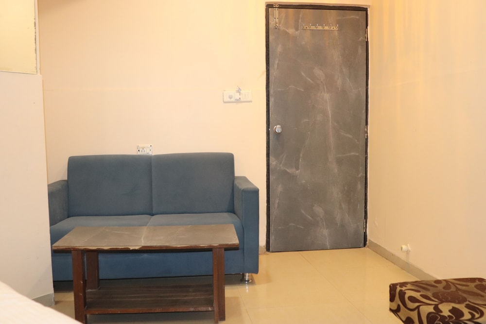 Deluxe Room - Photo 6
