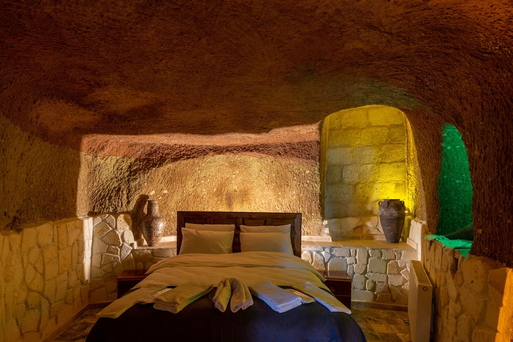 Traditional Triple Room, Multiple Beds photo 1