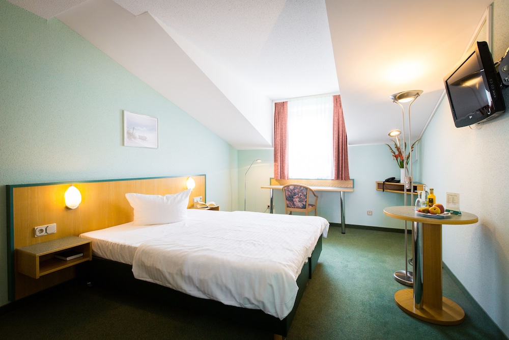Single Room photo 2