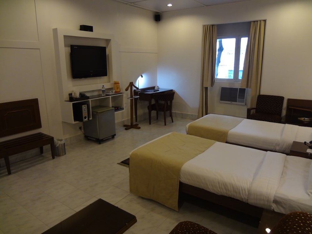 Deluxe Room - Photo 10