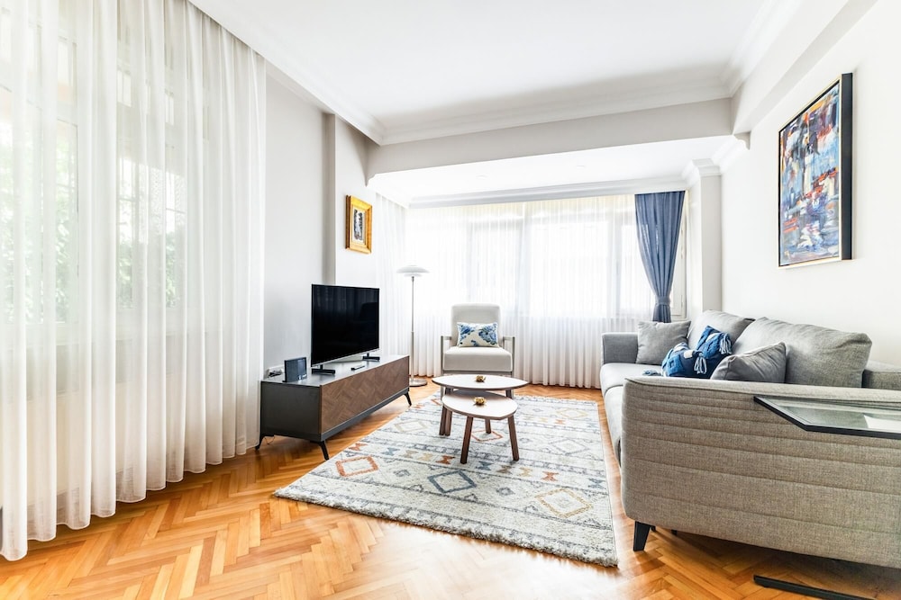 Apartment photo 1