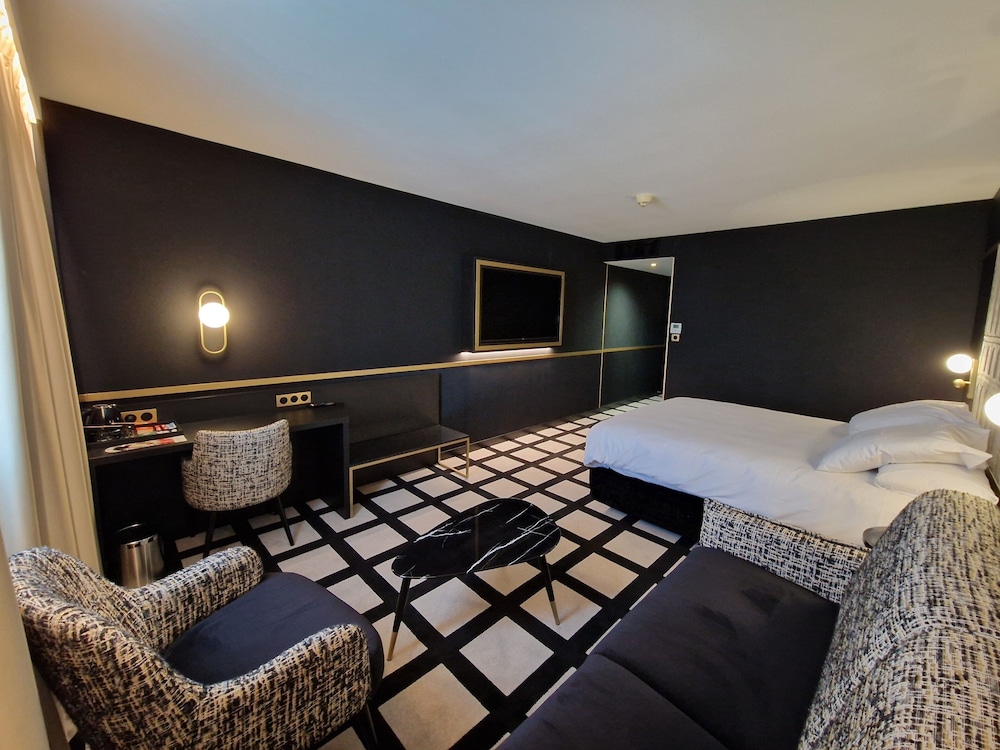 Deluxe Room, 1 Double Bed with Sofa bed photo 2